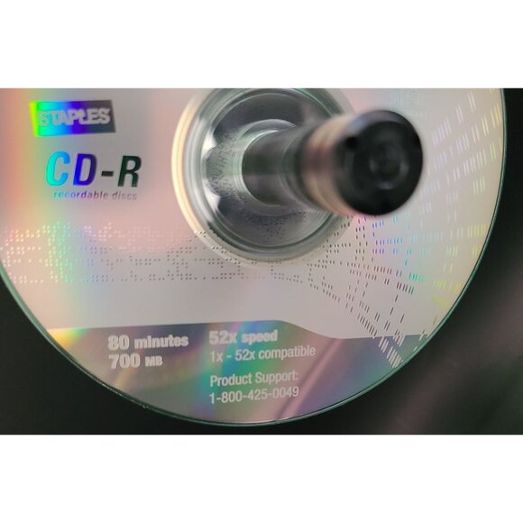 Staples CD-R Recordable Discs 700 MB 80 Min 52x Speed Spindle Pack (79 Discs) - Picture 3 of 8
